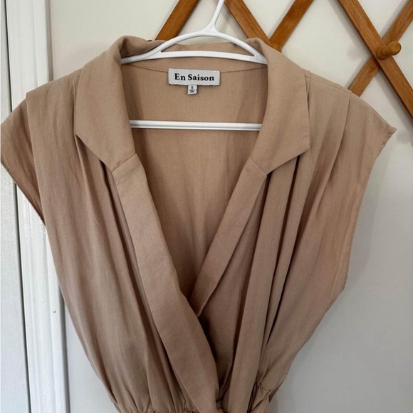 Selling a jumper from En Saison, size small - Picture 2 of 4